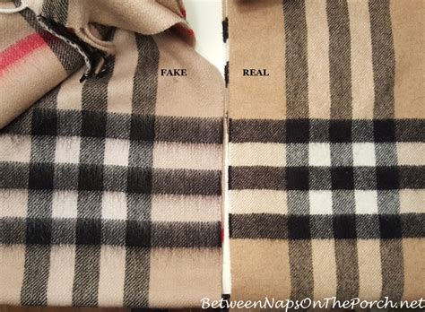 reconnaitre fausse echarpe burberry|burberry scarf vs real.